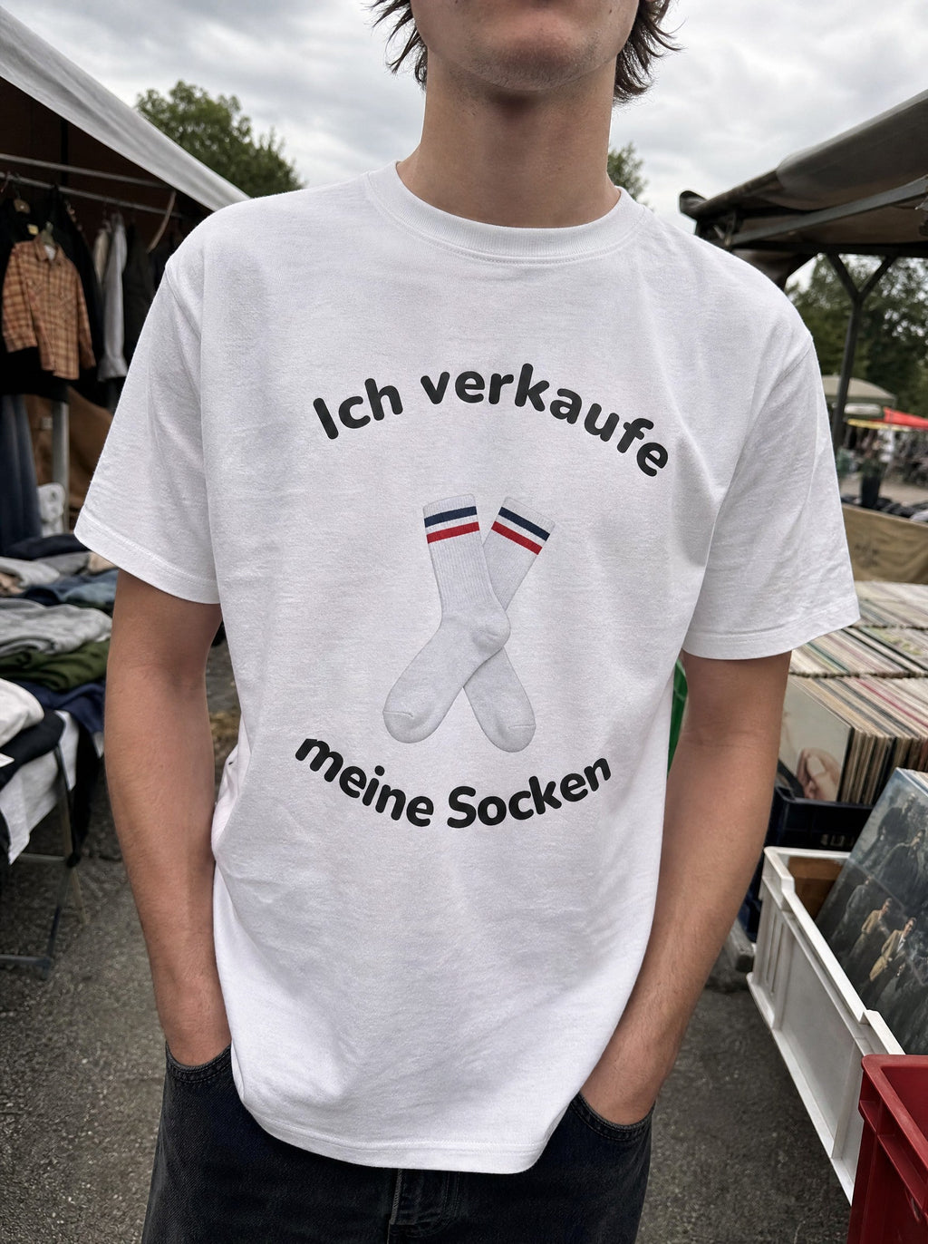 Ich verkaufe meine Socken T-Shirt getragen