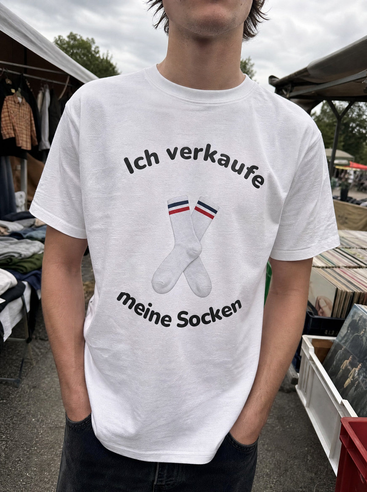 Ich verkaufe meine Socken T-Shirt getragen